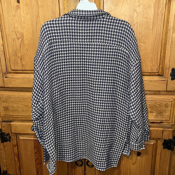 Urban Outfitters Oversized Flannel - Picture 4 of 4